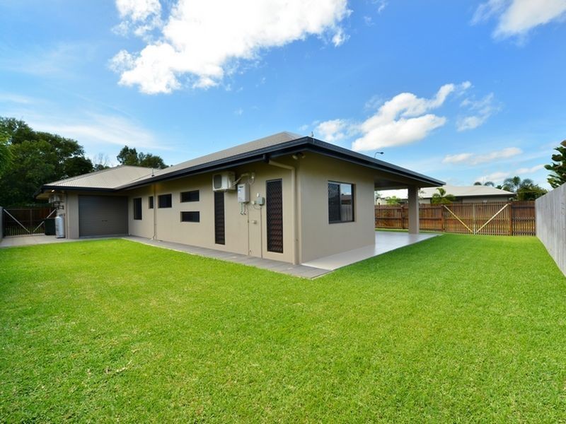22 Quartzborough Promenade, Trinity Park QLD 4879