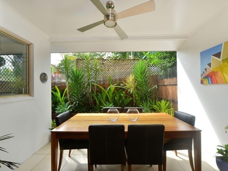 8/12-14 Old Smithfield Road, Freshwater QLD 4870
