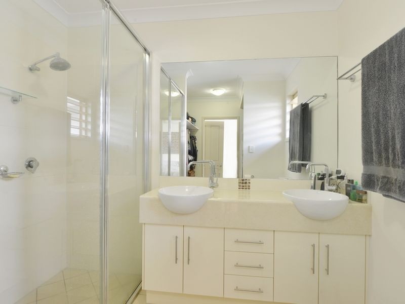 8/12-14 Old Smithfield Road, Freshwater QLD 4870