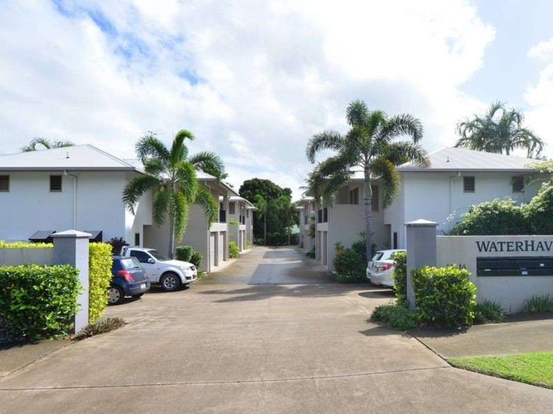 8/12-14 Old Smithfield Road, Freshwater QLD 4870