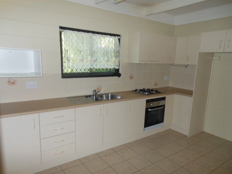 18 Purbeck Place, Edge Hill QLD 4870