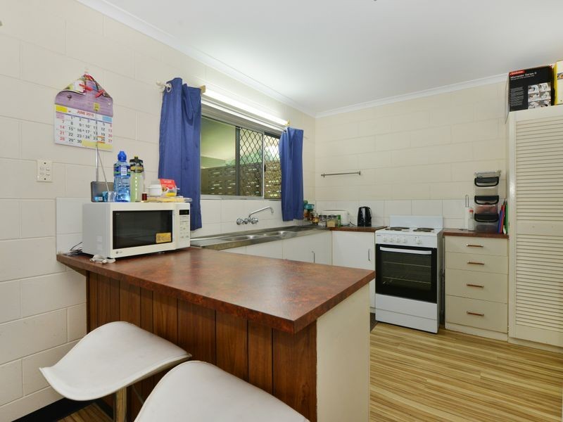 1 & 2/8 Nunga Close, Manunda QLD 4870