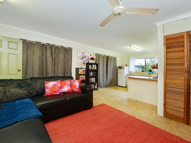1 & 2/8 Nunga Close, Manunda QLD 4870