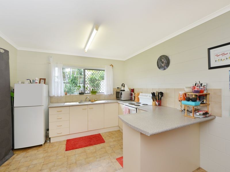 1 & 2/8 Nunga Close, Manunda QLD 4870