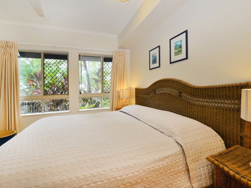 1204/2 Greenslopes Street, Cairns North QLD 4870