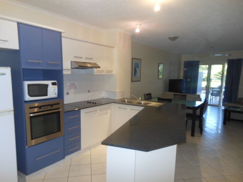 2/275 Esplanade, Cairns North QLD 4870
