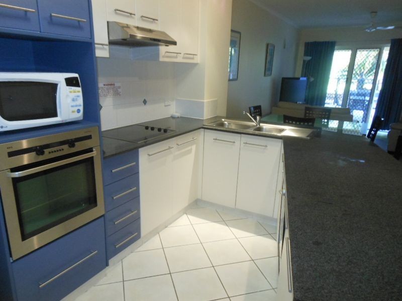 2/275 Esplanade, Cairns North QLD 4870