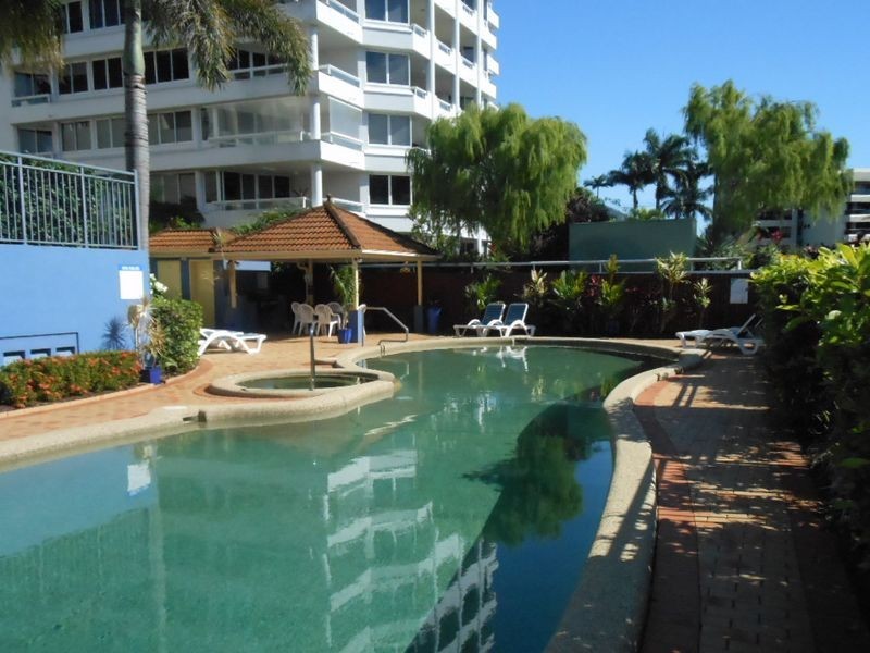 2/275 Esplanade, Cairns North QLD 4870