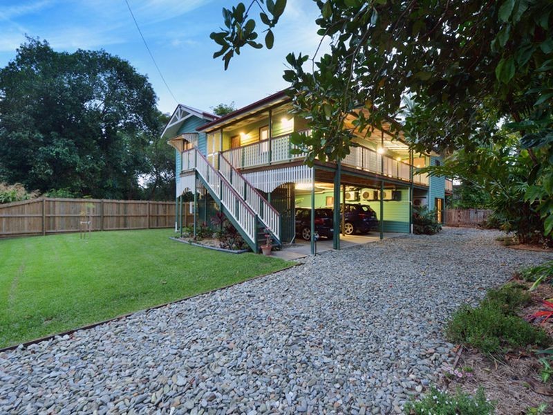 11 Mason Street, Stratford QLD 4870