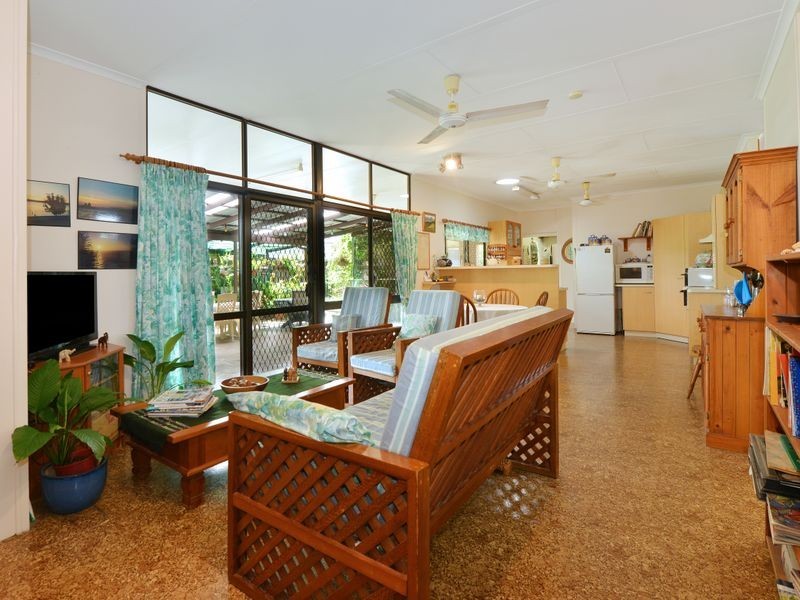 487 McCoombe Street, Mooroobool QLD 4870