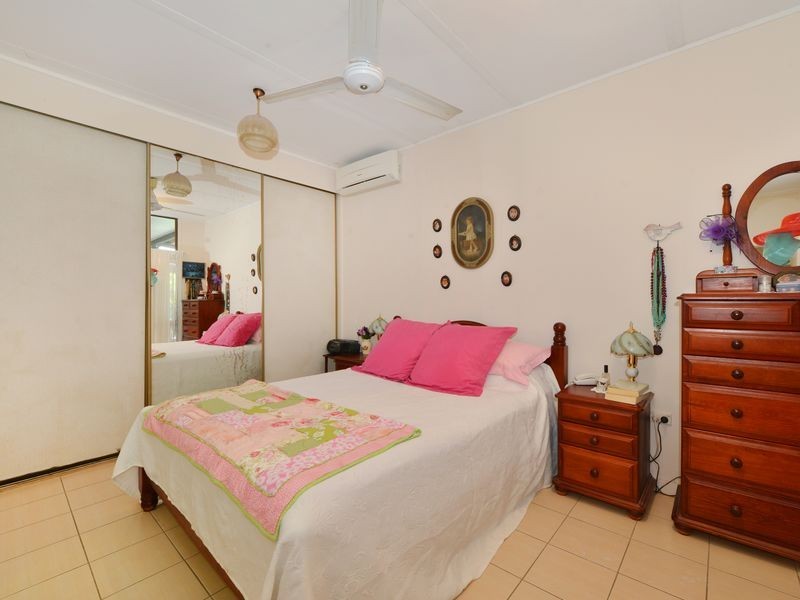 487 McCoombe Street, Mooroobool QLD 4870