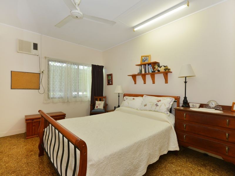 487 McCoombe Street, Mooroobool QLD 4870