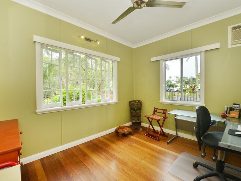74 Upper Miles Street, Manoora QLD 4870