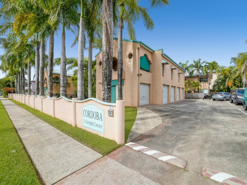 8/21 Springfield Crescent, Manoora QLD 4870