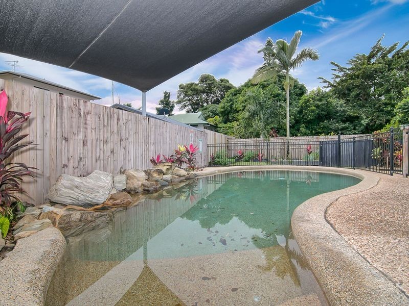 2/36-38 Old Smithfield Road, Freshwater QLD 4870