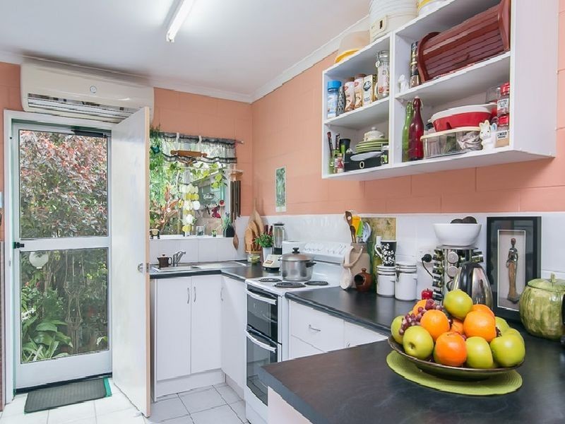 2/36-38 Old Smithfield Road, Freshwater QLD 4870