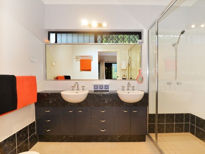 63 William Hickey Street, Redlynch QLD 4870