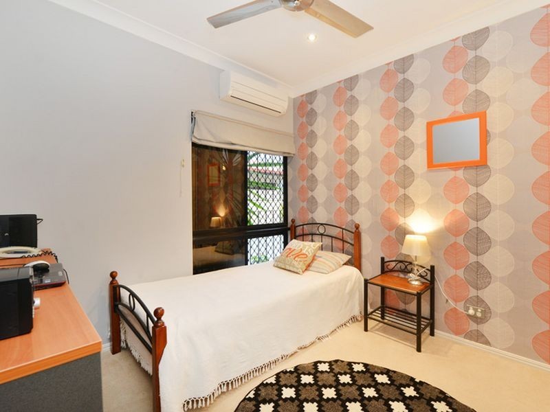 63 William Hickey Street, Redlynch QLD 4870