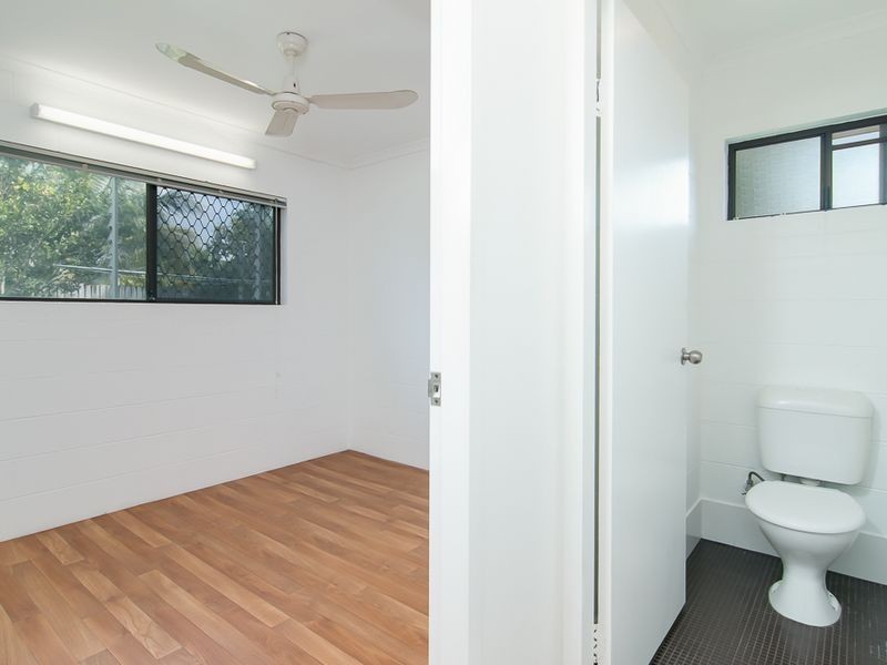 33 Mulligan Street, Manoora QLD 4870