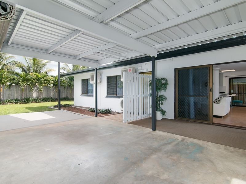 33 Mulligan Street, Manoora QLD 4870