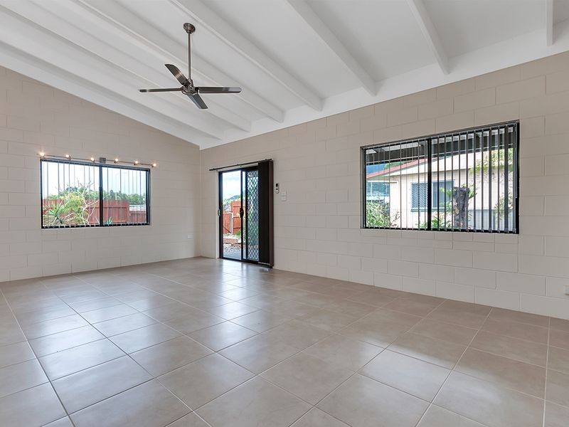 17 Sheehy Road, White Rock QLD 4868