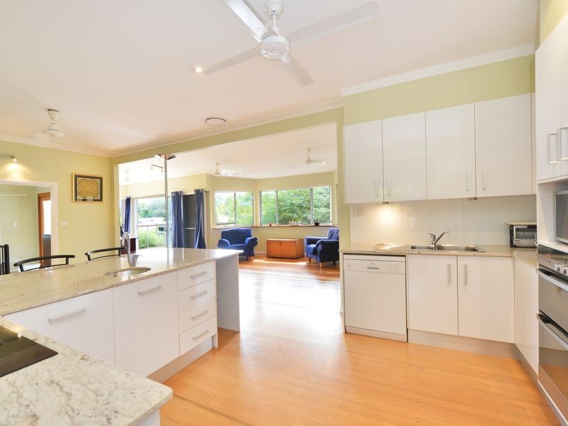9 Old Smithfield Road, Freshwater QLD 4870