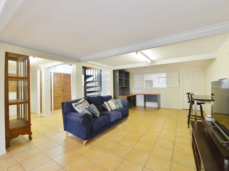 9 Old Smithfield Road, Freshwater QLD 4870