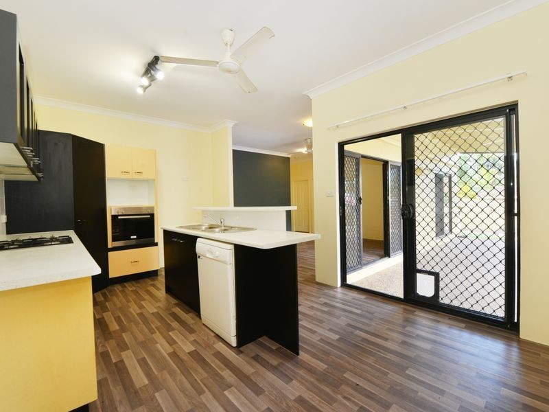 5 Thorpe Place, Bentley Park QLD 4869