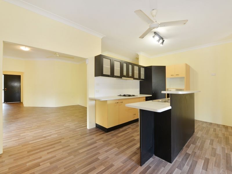 5 Thorpe Place, Bentley Park QLD 4869