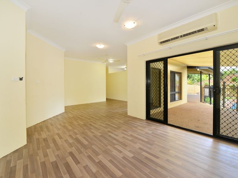 5 Thorpe Place, Bentley Park QLD 4869
