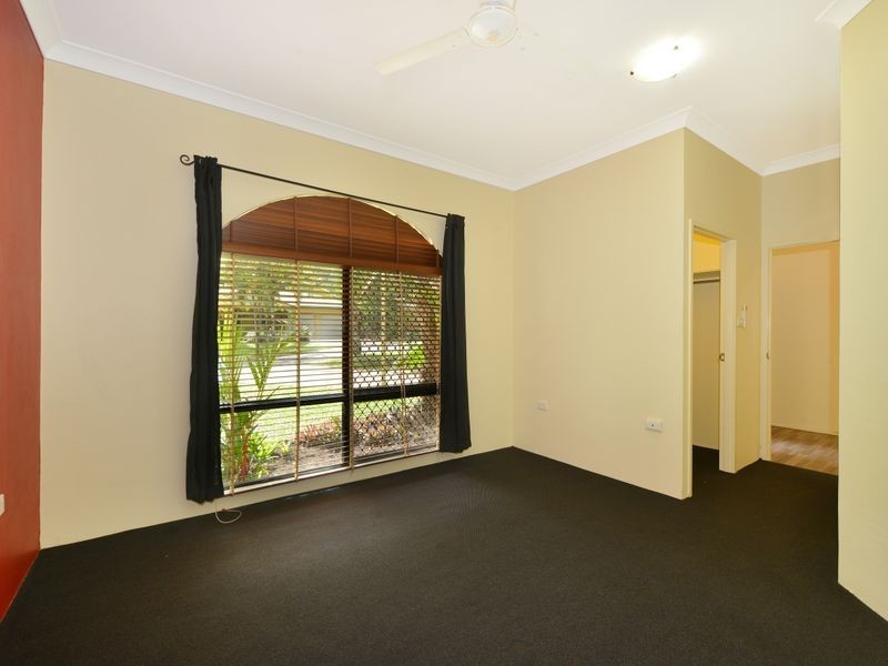 5 Thorpe Place, Bentley Park QLD 4869