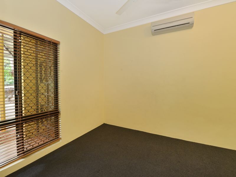 5 Thorpe Place, Bentley Park QLD 4869