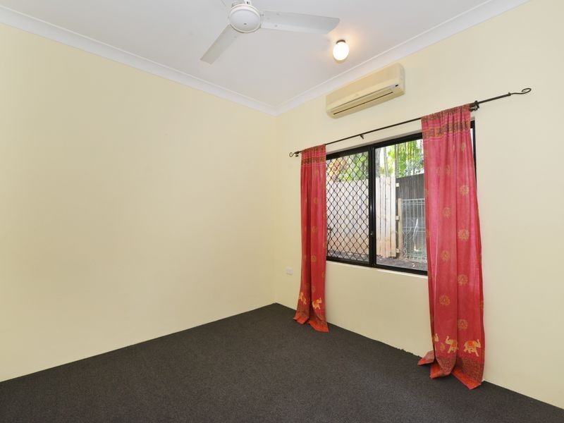 5 Thorpe Place, Bentley Park QLD 4869