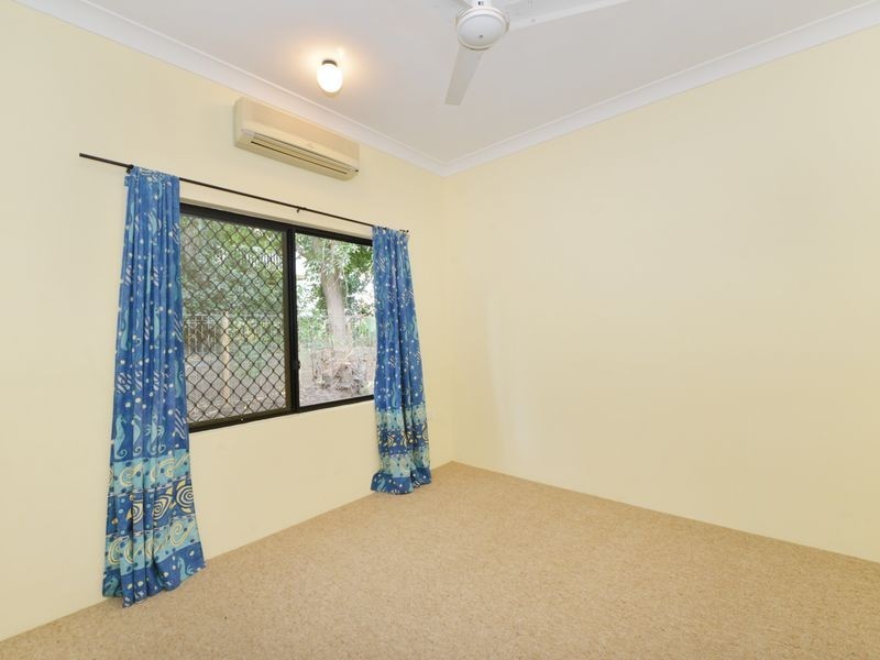 5 Thorpe Place, Bentley Park QLD 4869