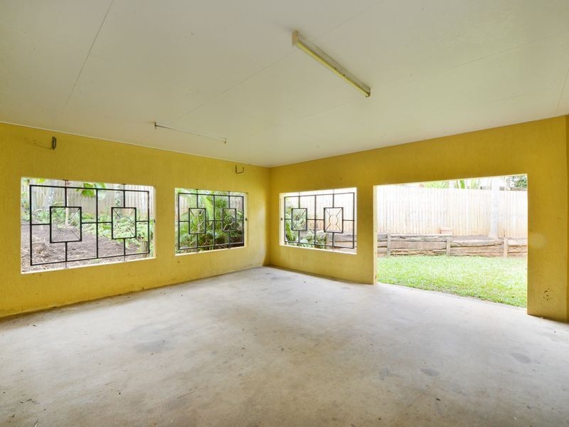 5 Thorpe Place, Bentley Park QLD 4869