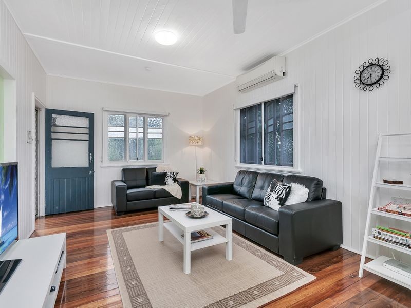 13 Close Street, Mooroobool QLD 4870