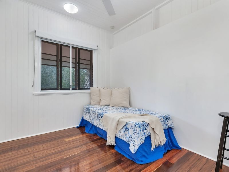 13 Close Street, Mooroobool QLD 4870
