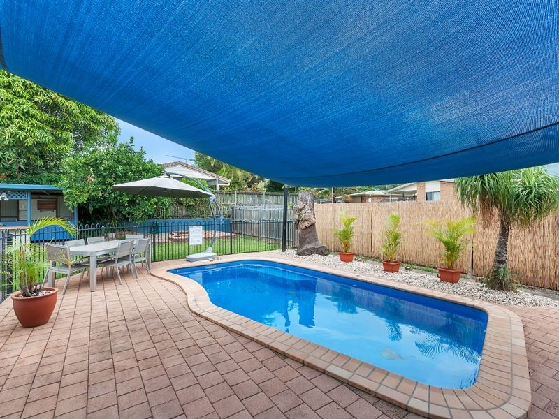 13 Close Street, Mooroobool QLD 4870