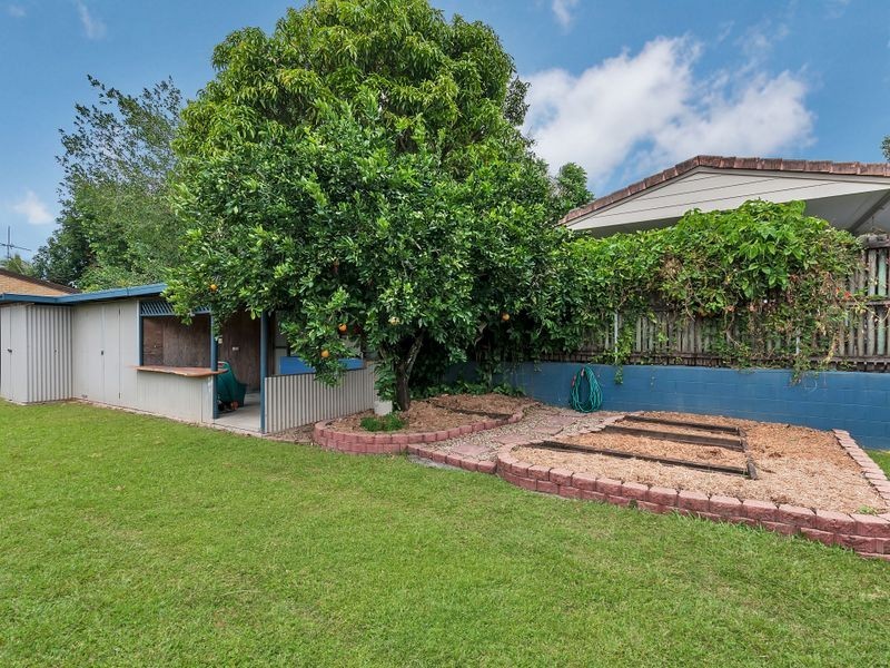 13 Close Street, Mooroobool QLD 4870