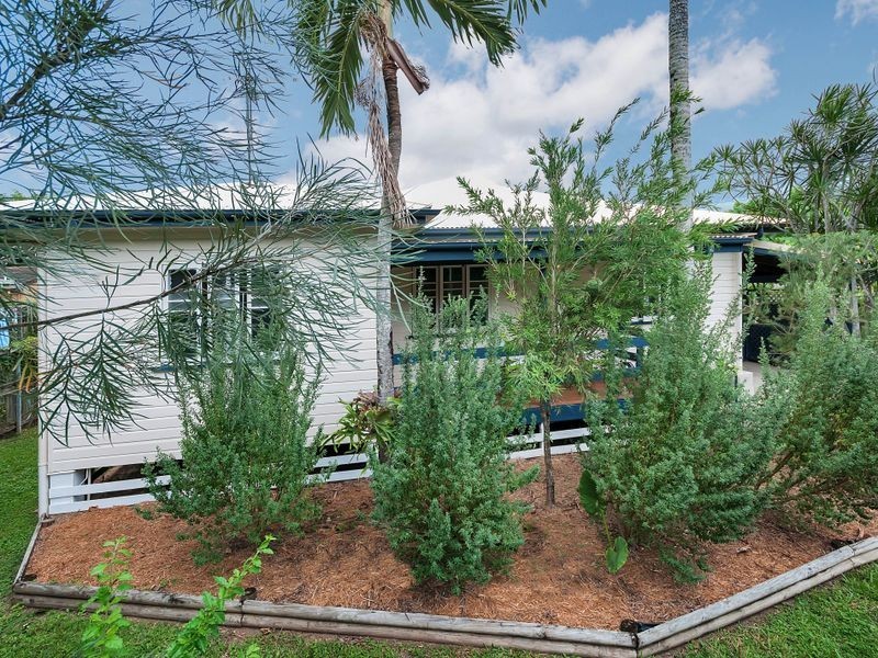 13 Close Street, Mooroobool QLD 4870
