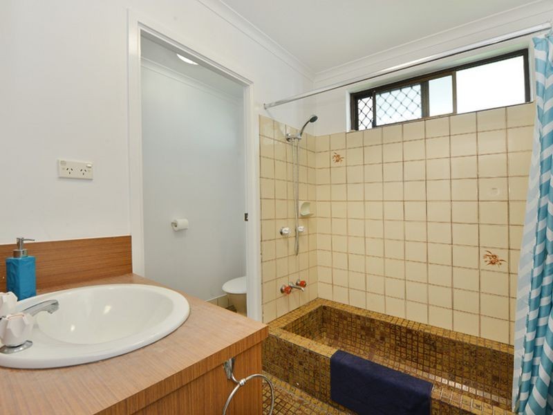 1 & 2/21 Boden Street, Edge Hill QLD 4870