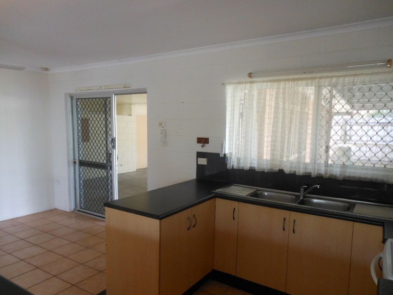 18 Gardenia Court, Mooroobool QLD 4870
