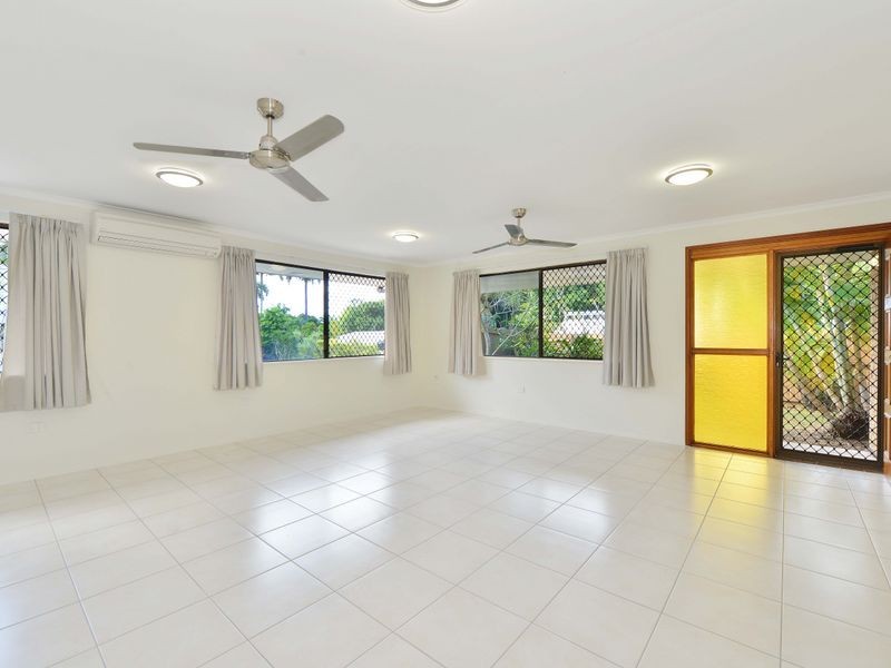 8 Cicero Close, Mooroobool QLD 4870