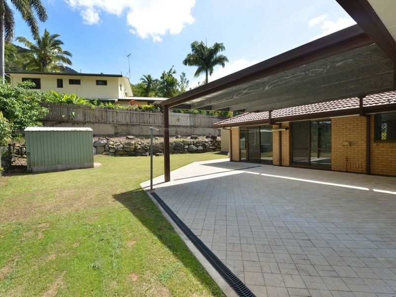 8 Cicero Close, Mooroobool QLD 4870