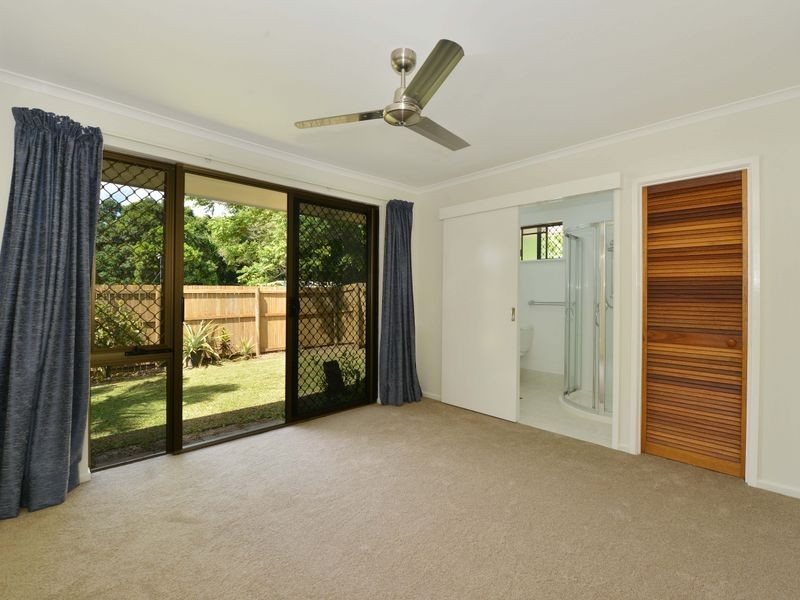 8 Cicero Close, Mooroobool QLD 4870