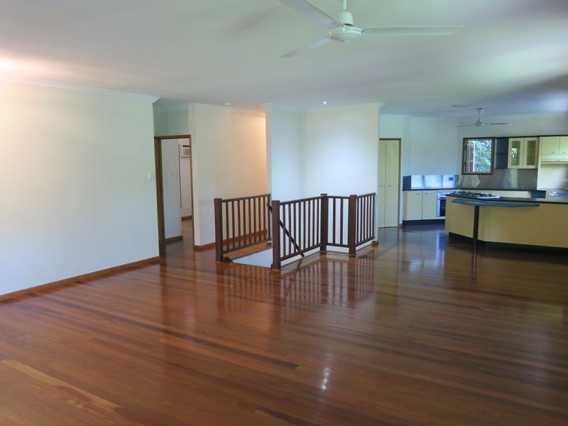 10 Barklya Close, Kamerunga QLD 4870