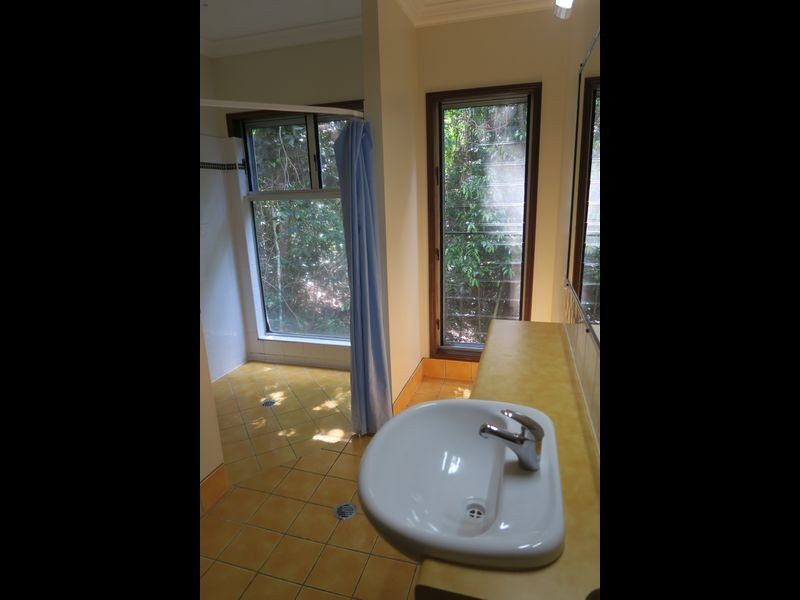 10 Barklya Close, Kamerunga QLD 4870