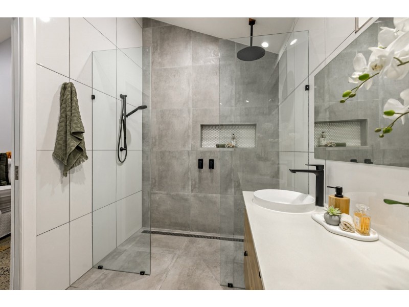 87-89 Nolan Street, Whitfield QLD 4870