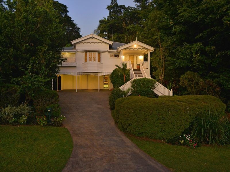 31 Bellevue Crescent, Edge Hill QLD 4870