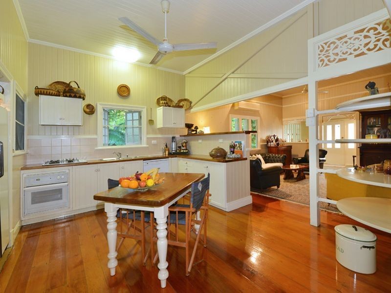 31 Bellevue Crescent, Edge Hill QLD 4870